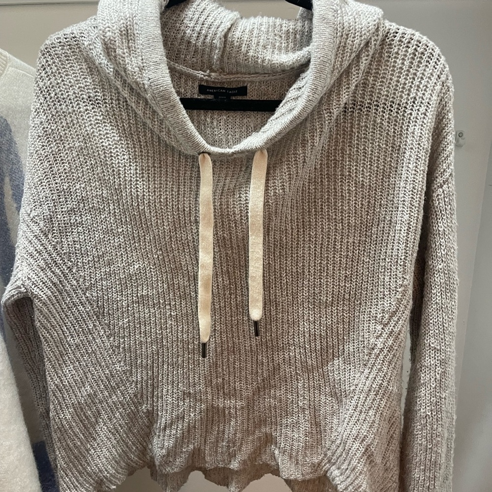 American Eagle Sweater